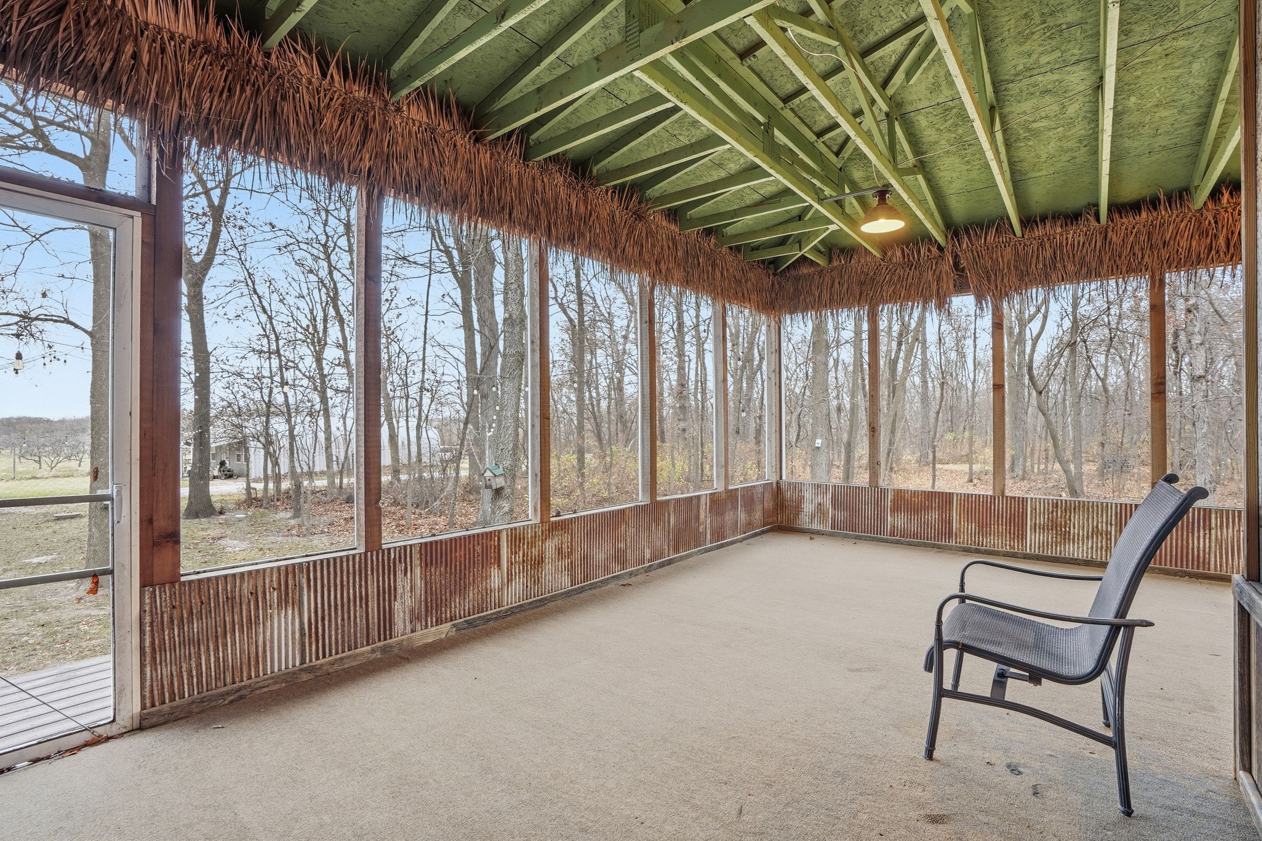 Listing Photo: 3300 Underwood Ave 0054-